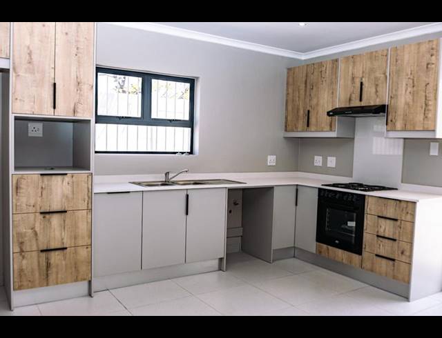 3 BEDROOM TOWNHOUSE FOR SALE IN LOTUS RIVER